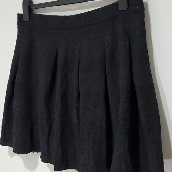 le chateau 33" waist black floral design skirt - Picture 2 of 5